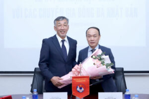 Phong độ ấn tượng và tài năng của HLV Teguramori
